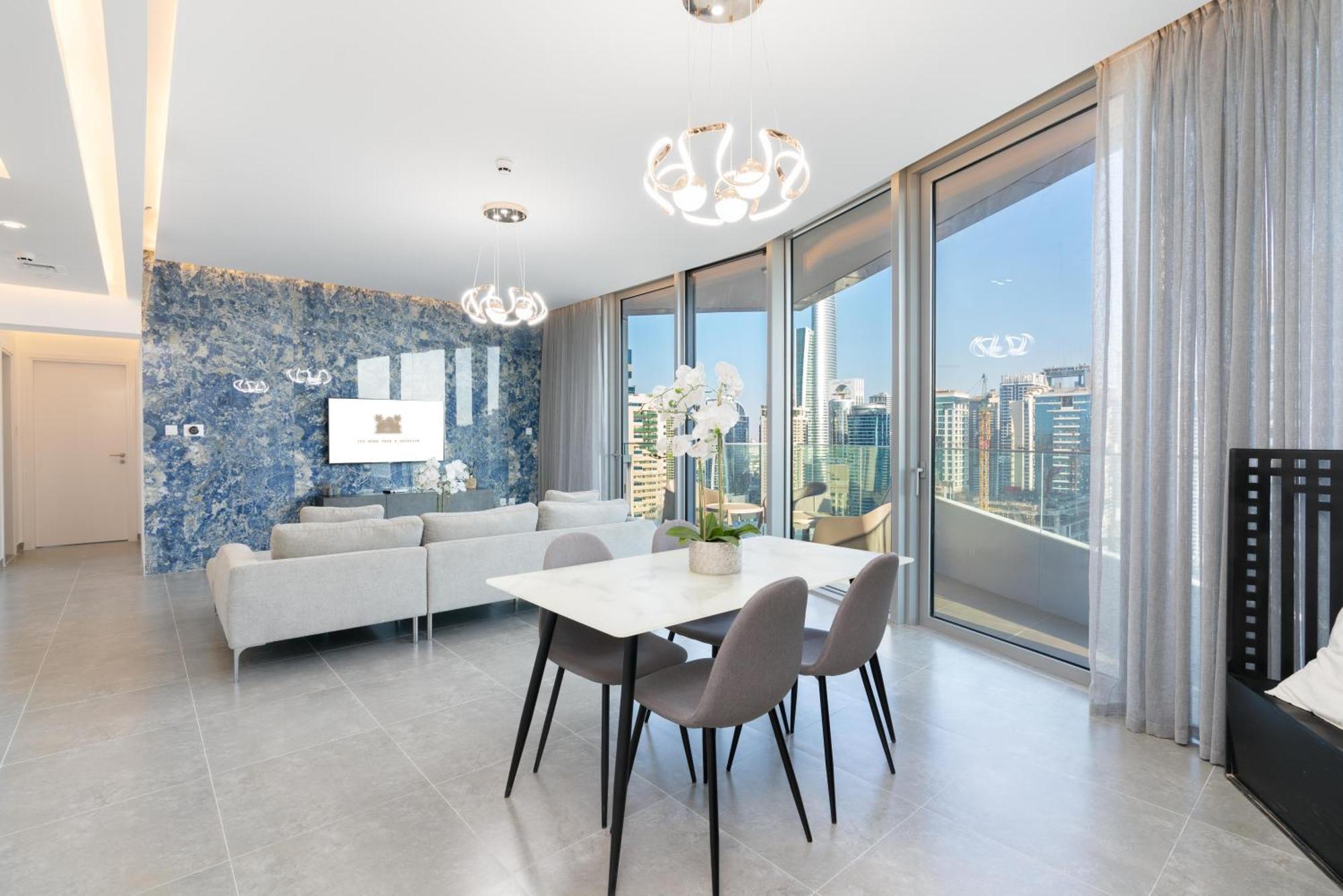 Luxury In Iconic Stella Maris Apartment Dubai