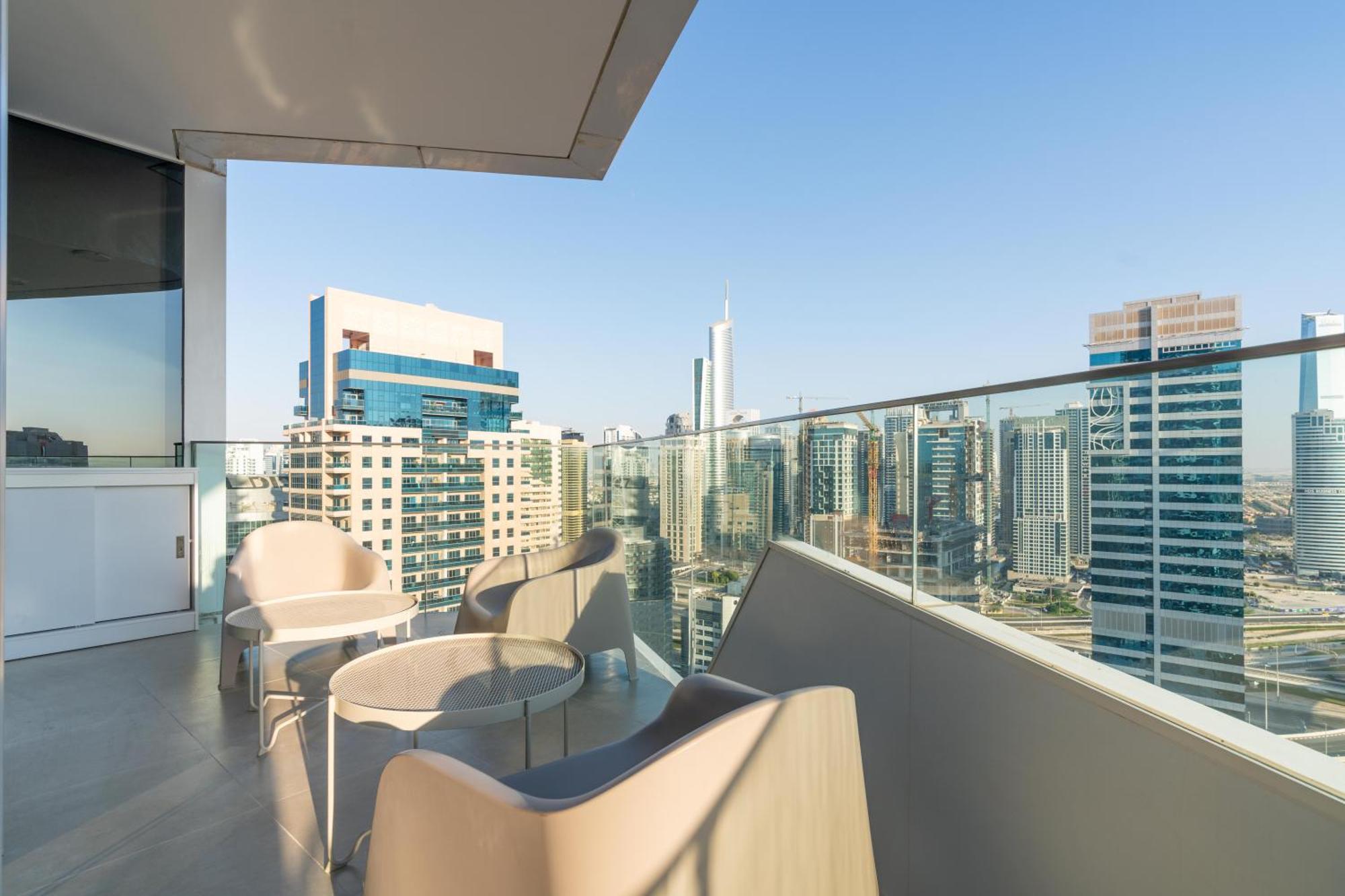 Luxury In Iconic Stella Maris Apartment